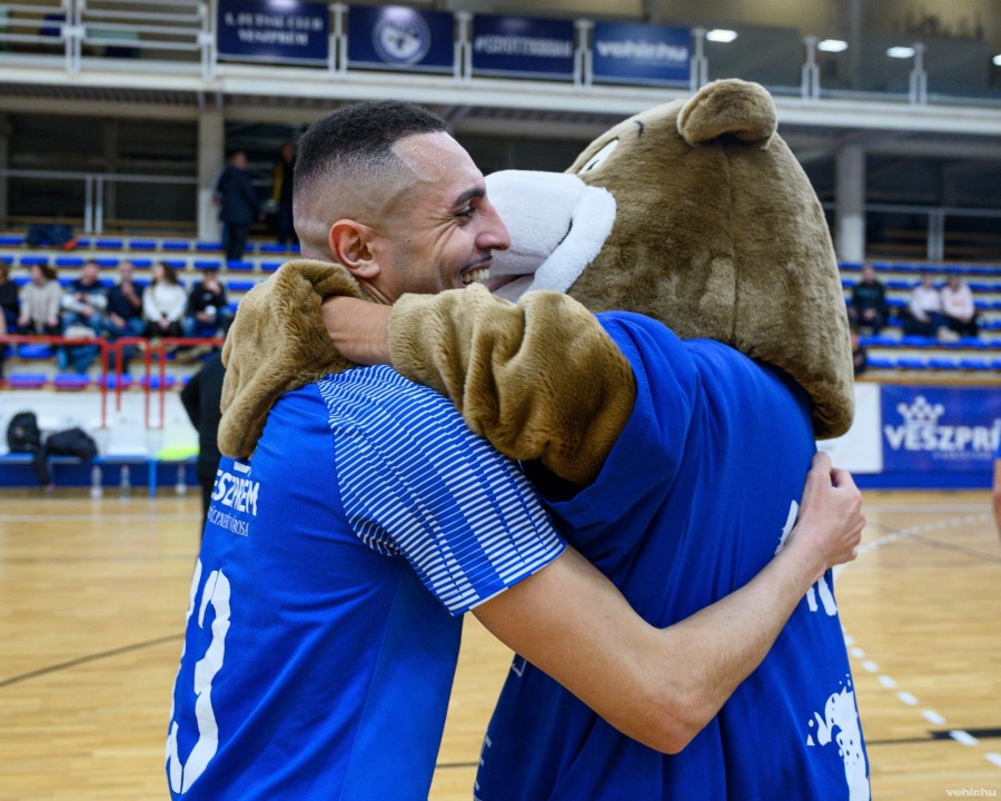 Veszprémi továbbjutás a kupasorozatban (archív fénykép)